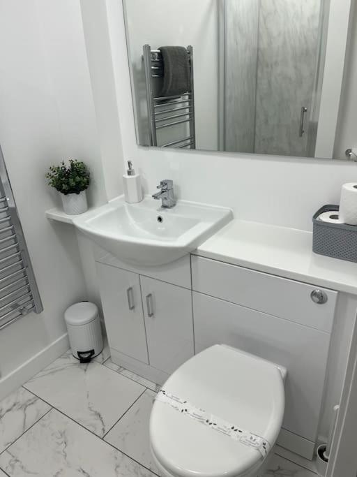 Glenbervie - Beautifully Refurbished, Self-Contained Apartment Dunfermline Exterior foto
