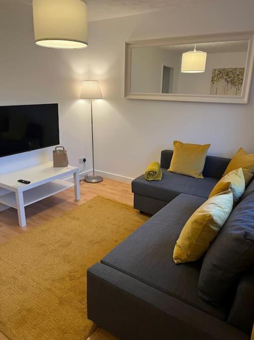 Glenbervie - Beautifully Refurbished, Self-Contained Apartment Dunfermline Exterior foto